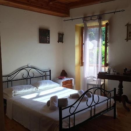 Country Traditional House In Corfu Village, Greece Sinarádes Dış mekan fotoğraf